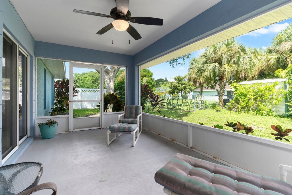 Photo of 706 Osceola Avenue, Fort Pierce, FL 34982 (MLS # B26018803)