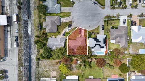 Photo of 706 Osceola Avenue, Fort Pierce, FL 34982 (MLS # B26018803)