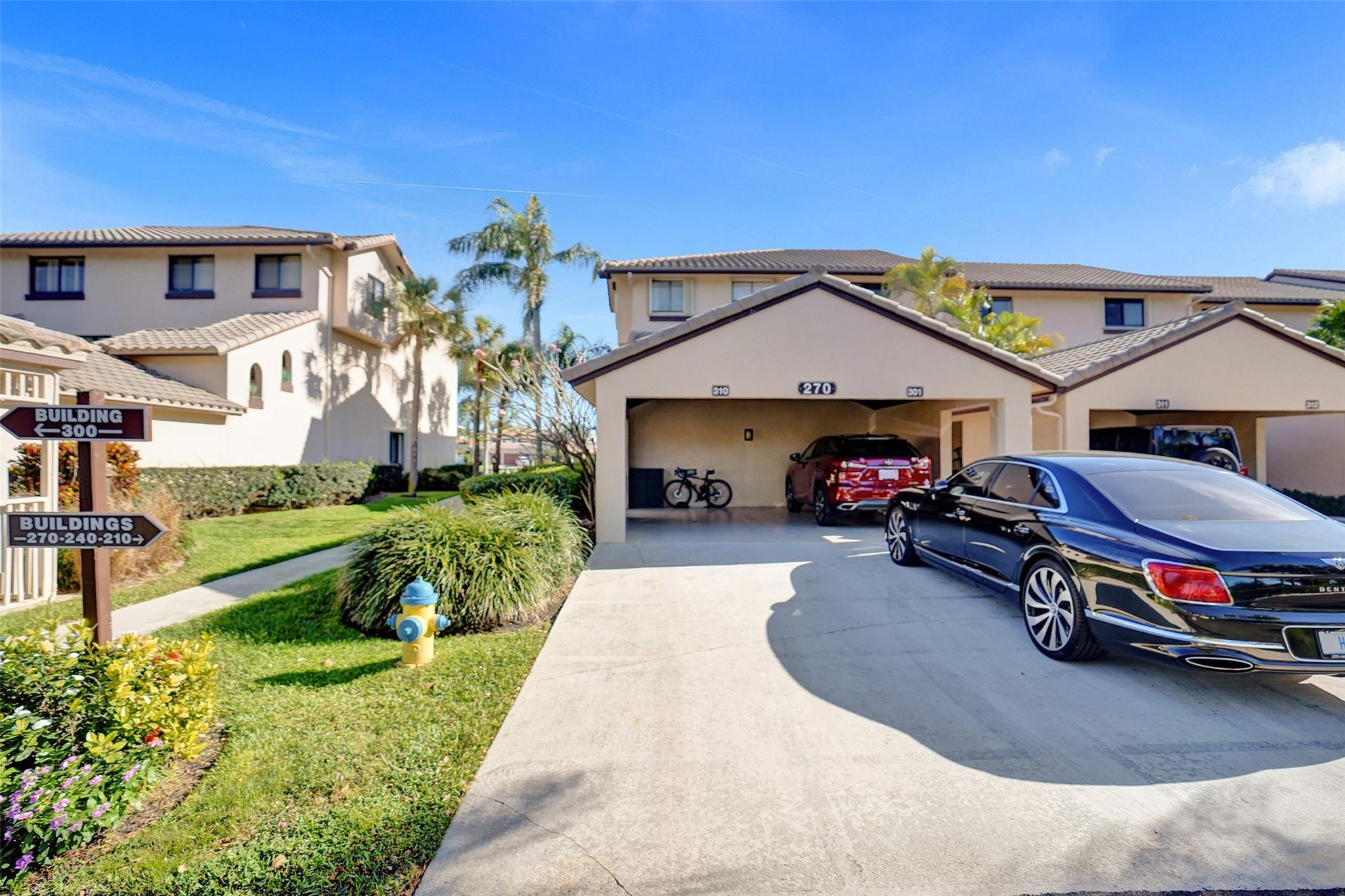 270 Captains Walk 310