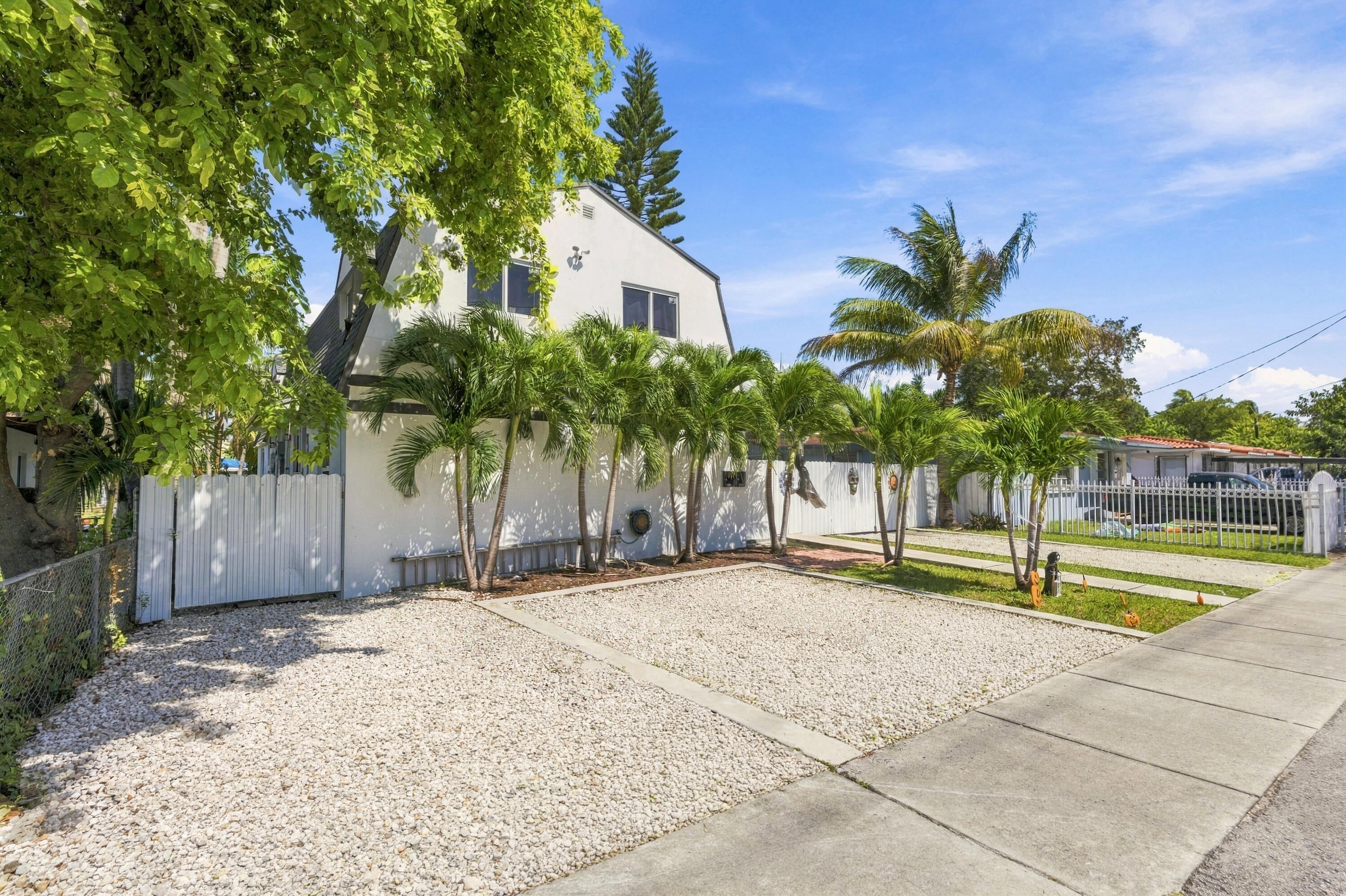 2805 NW 11th Street