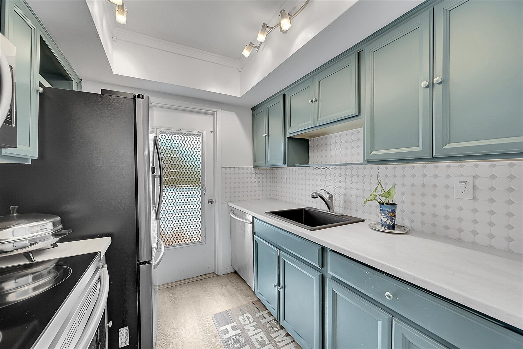 Cypress Lake East - Residential