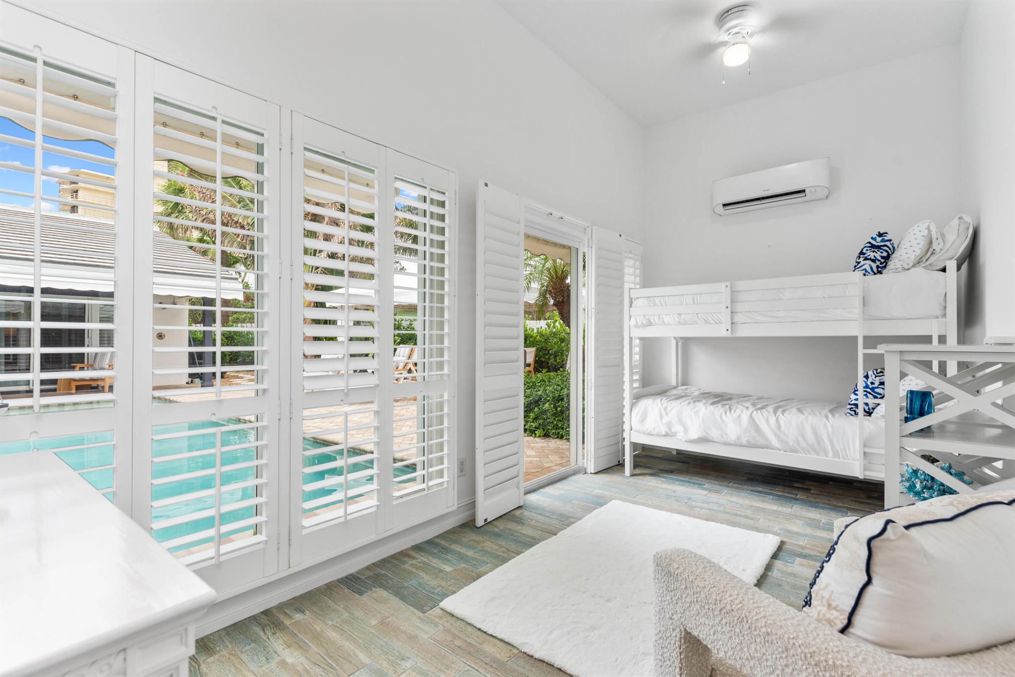 JUPITER INLET COLONY - Residential