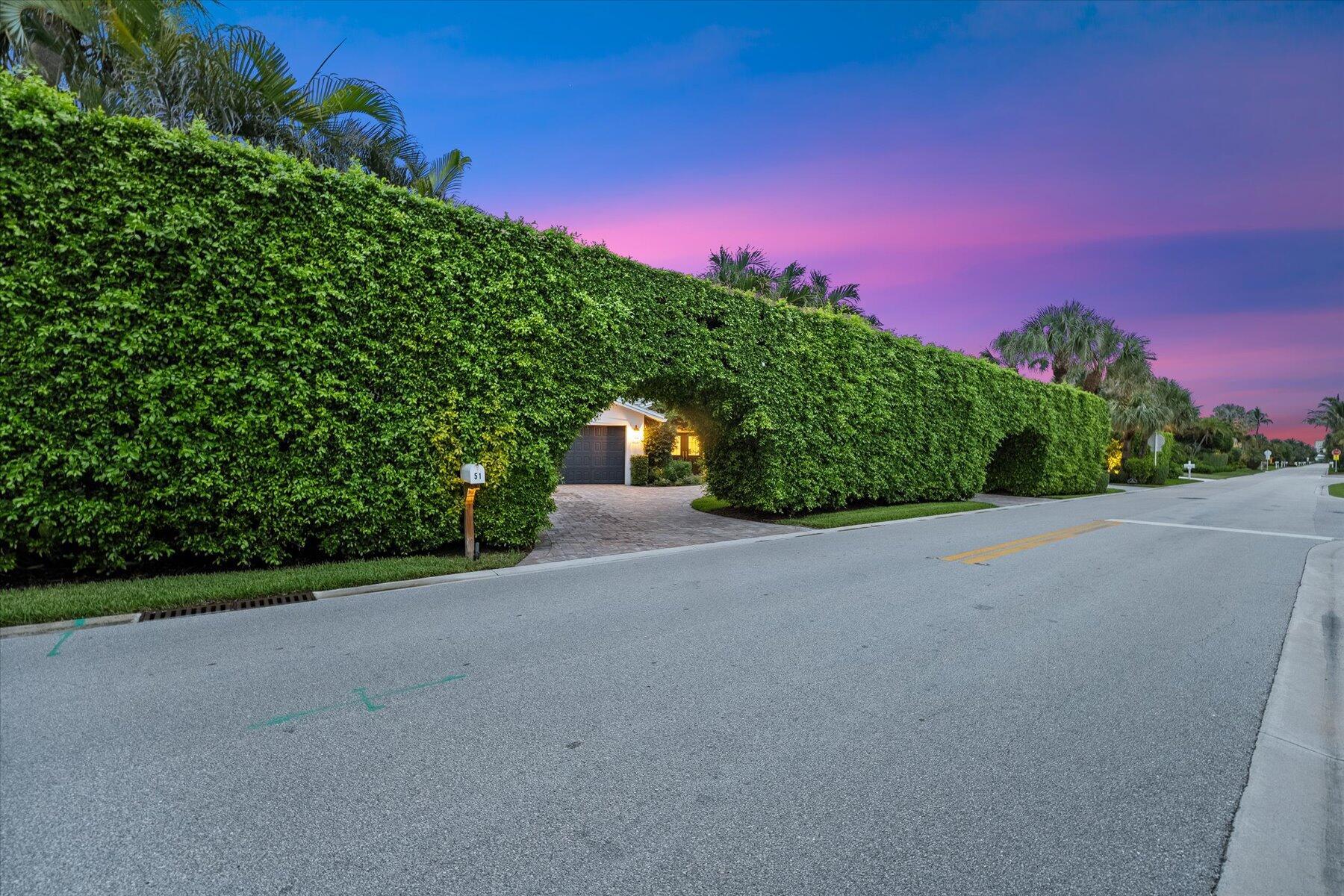 JUPITER INLET COLONY - Residential