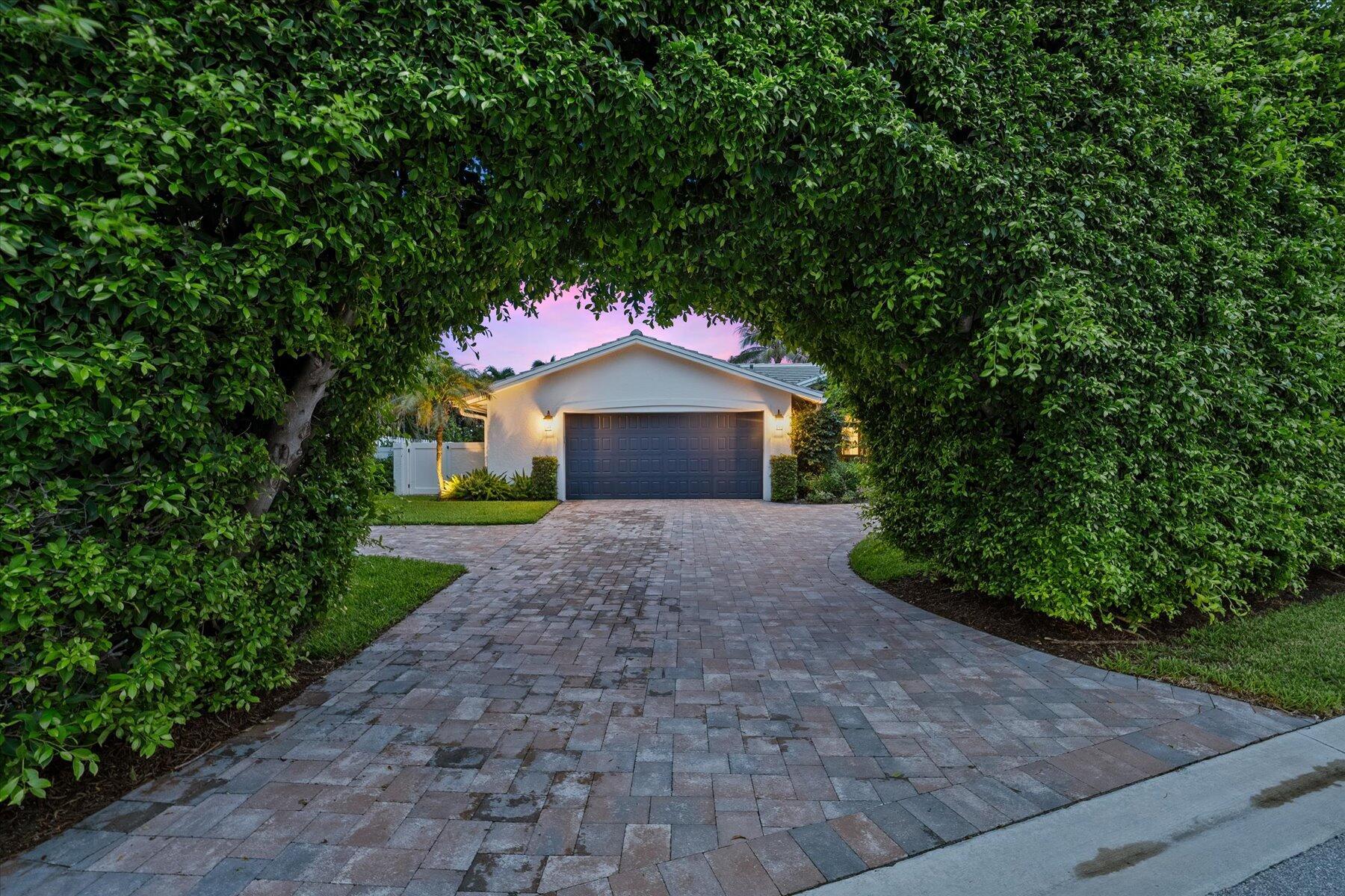 JUPITER INLET COLONY - Residential