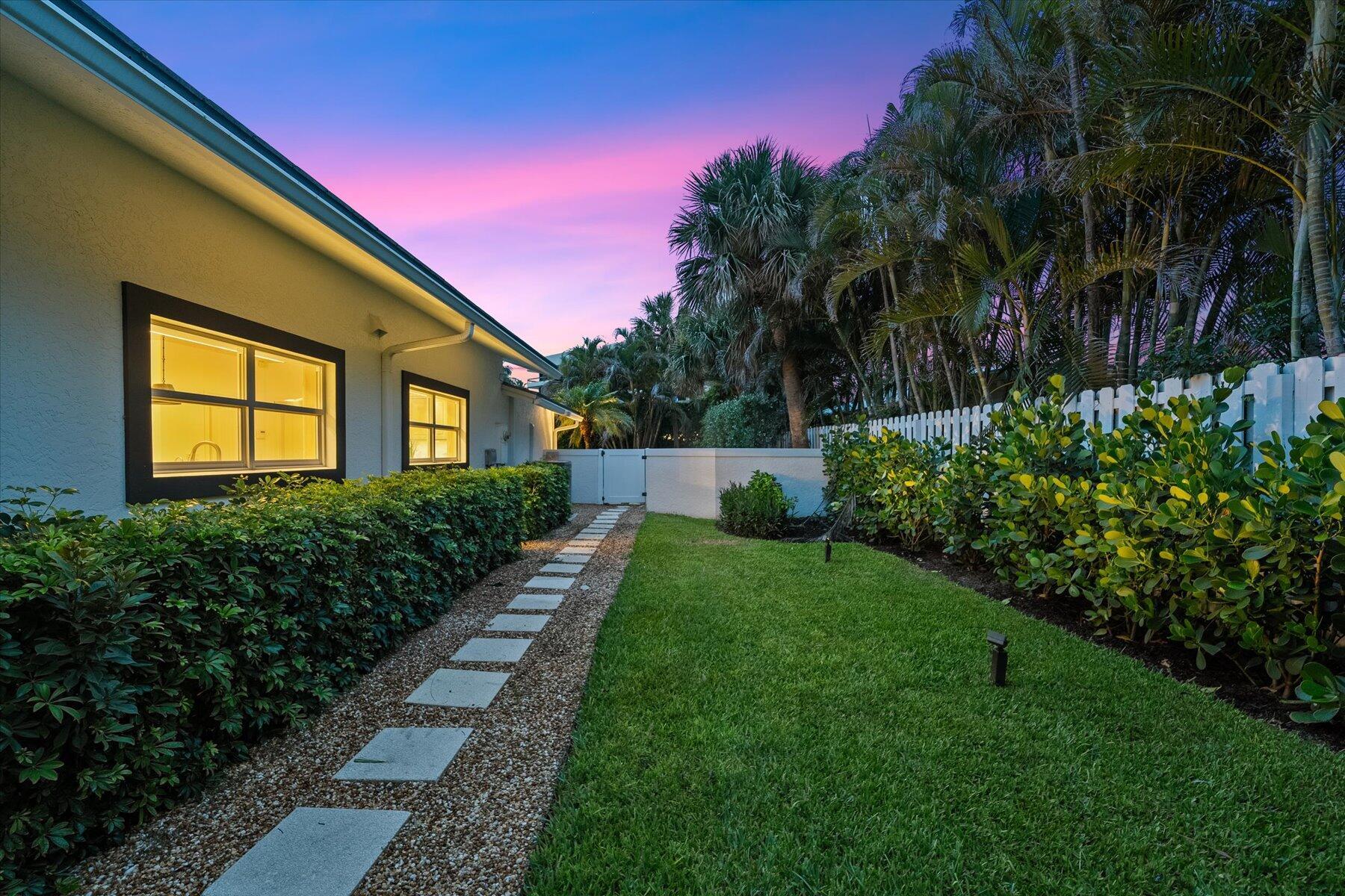 JUPITER INLET COLONY - Residential