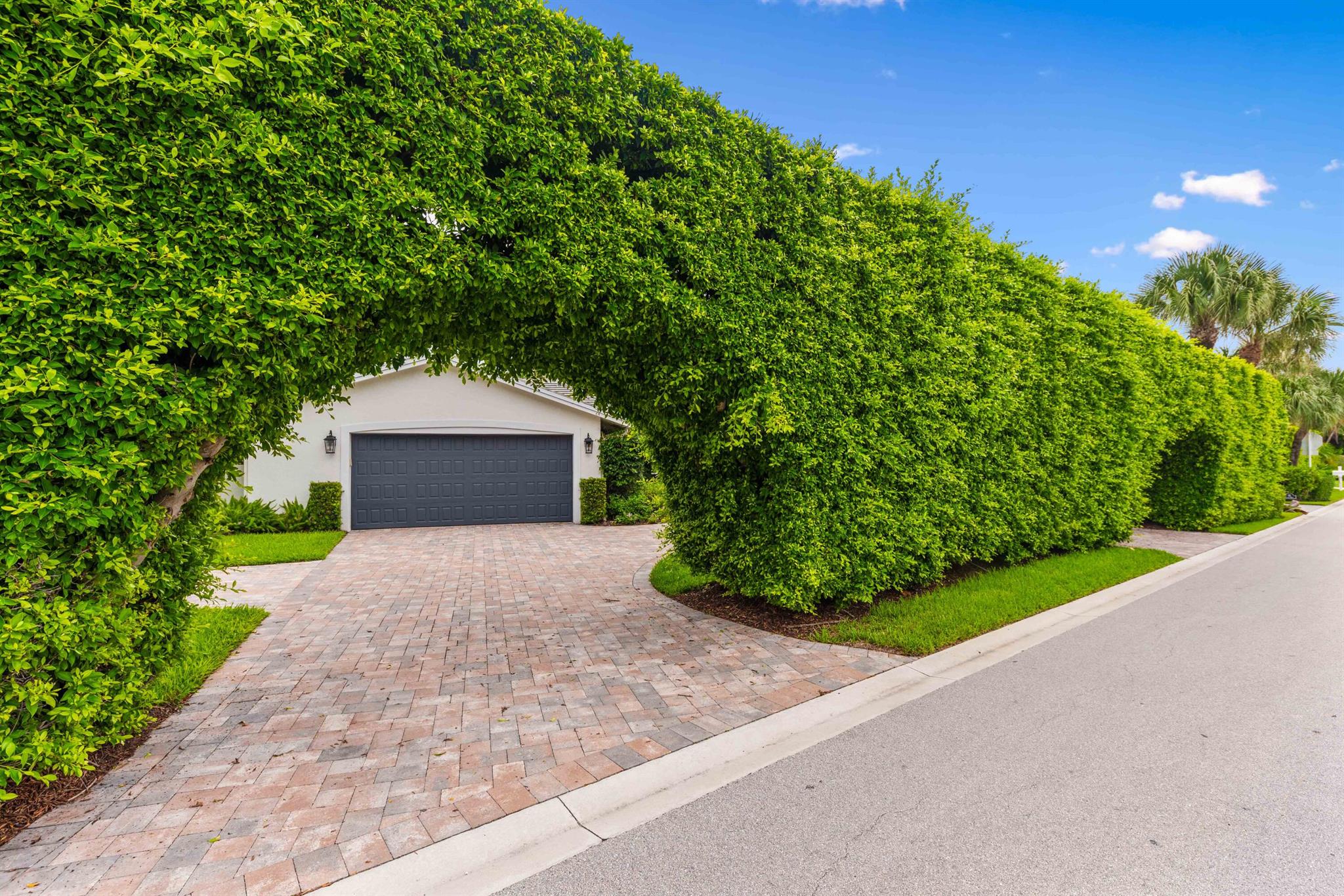JUPITER INLET COLONY - Residential