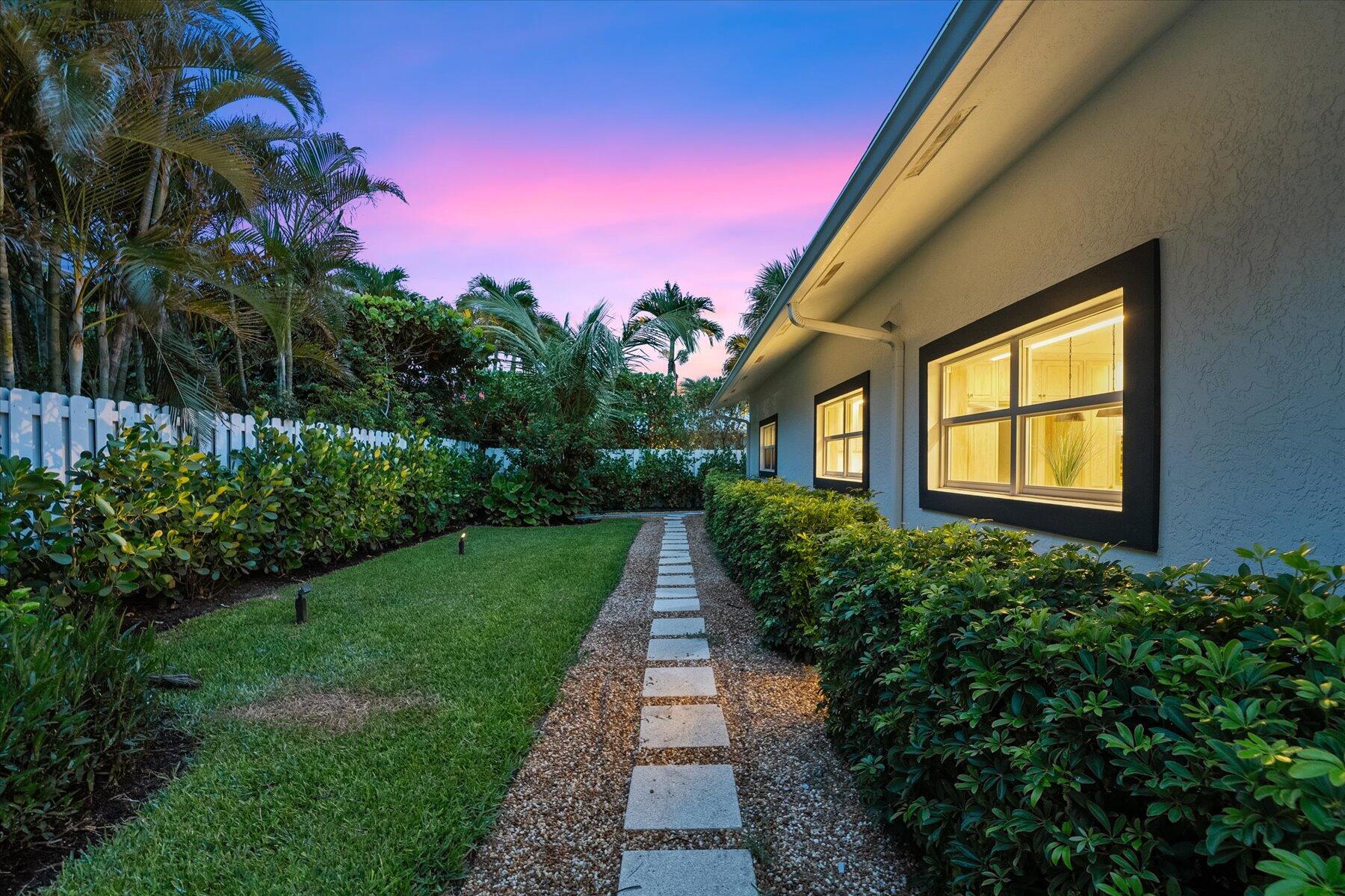 JUPITER INLET COLONY - Residential