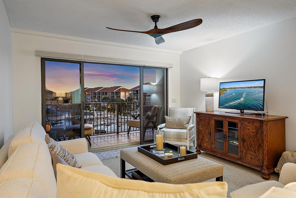 Photo of 1601 Marina Isle Way #402, Jupiter, FL 33477 (MLS # R11133161)