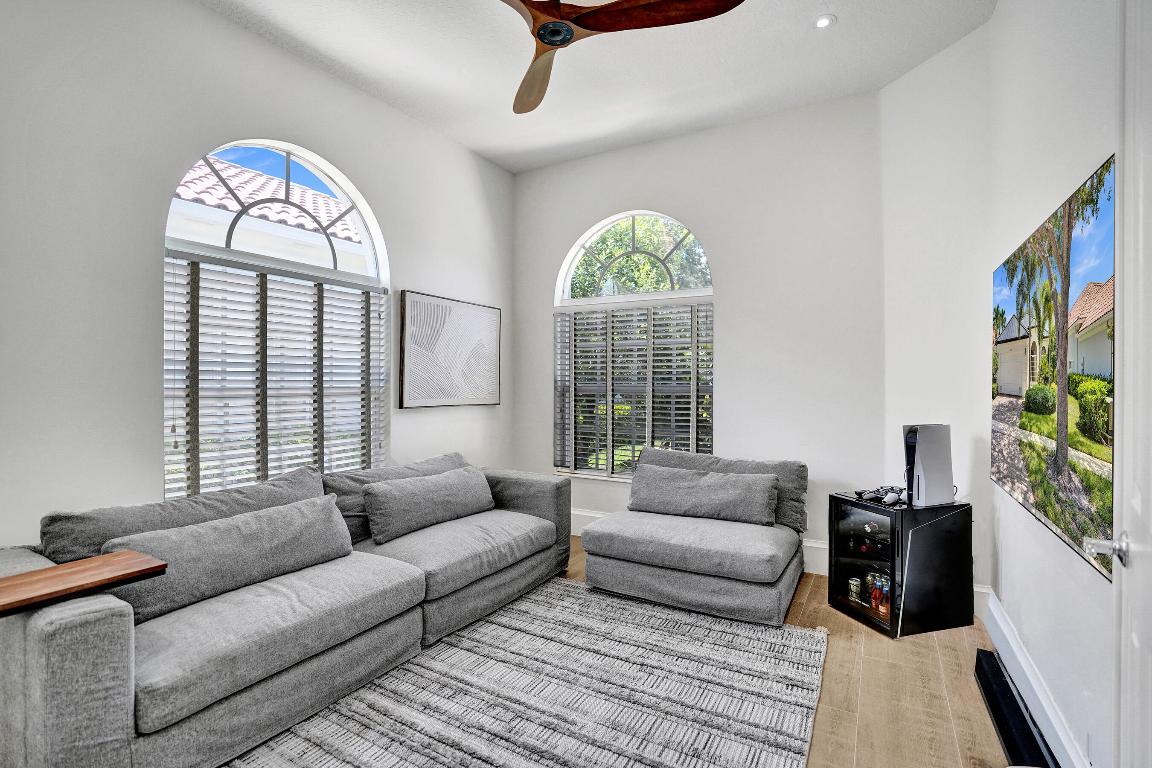 VILLAGEWALK OF WELLINGTON 5 - Residential