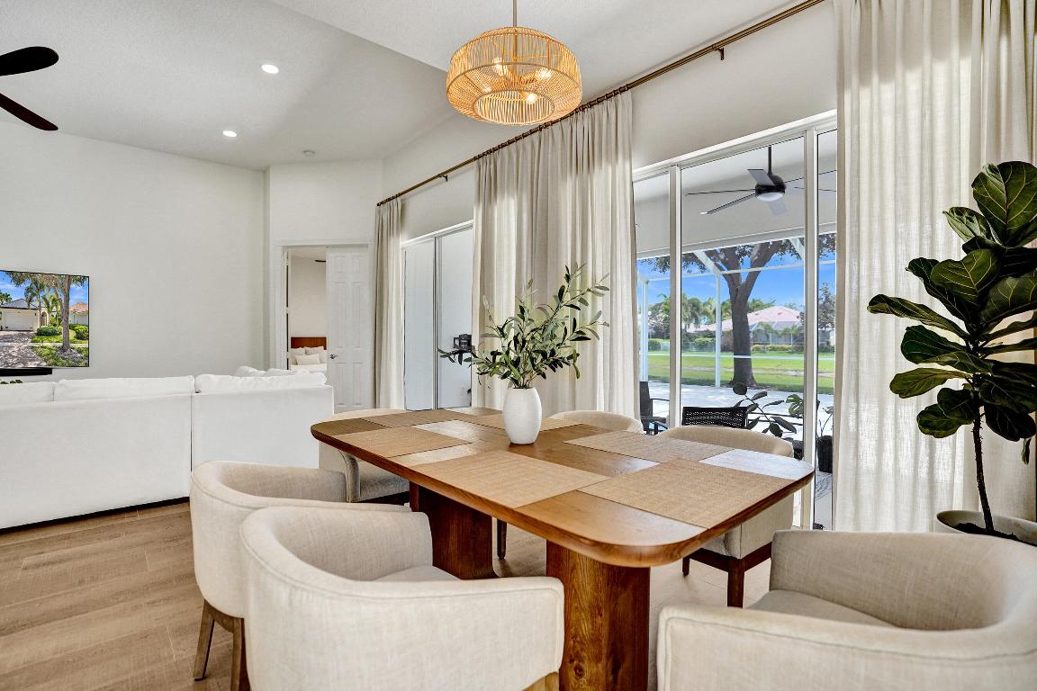 VILLAGEWALK OF WELLINGTON 5 - Residential