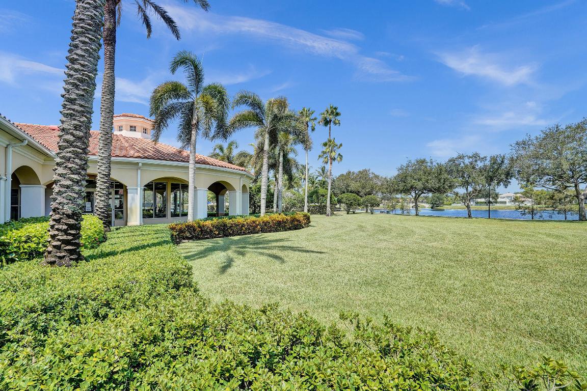 VILLAGEWALK OF WELLINGTON 5 - Residential