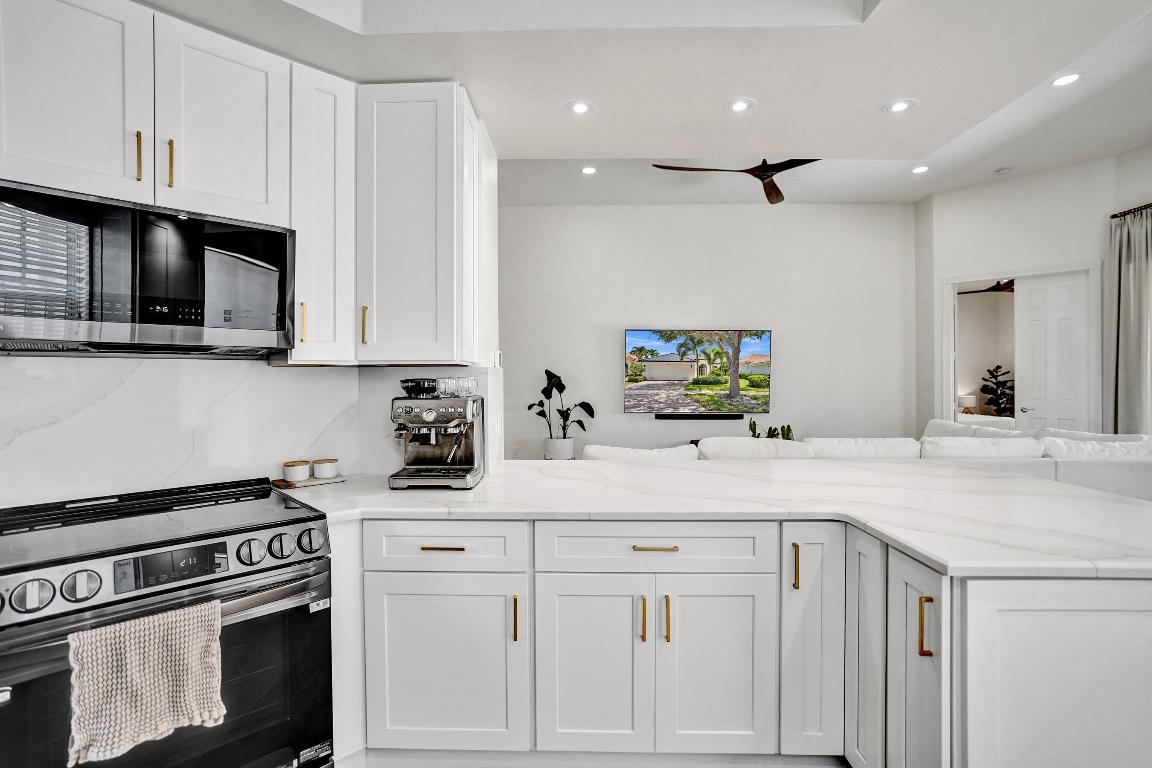 VILLAGEWALK OF WELLINGTON 5 - Residential