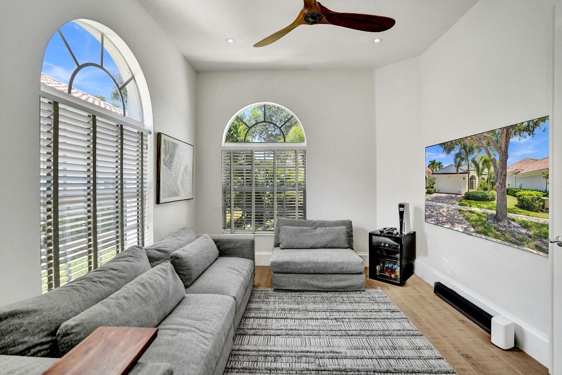 VILLAGEWALK OF WELLINGTON 5 - Residential