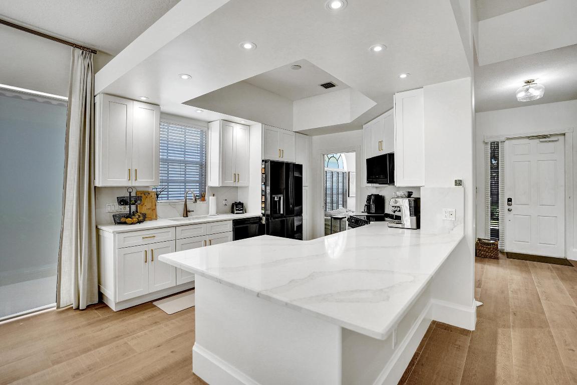 VILLAGEWALK OF WELLINGTON 5 - Residential