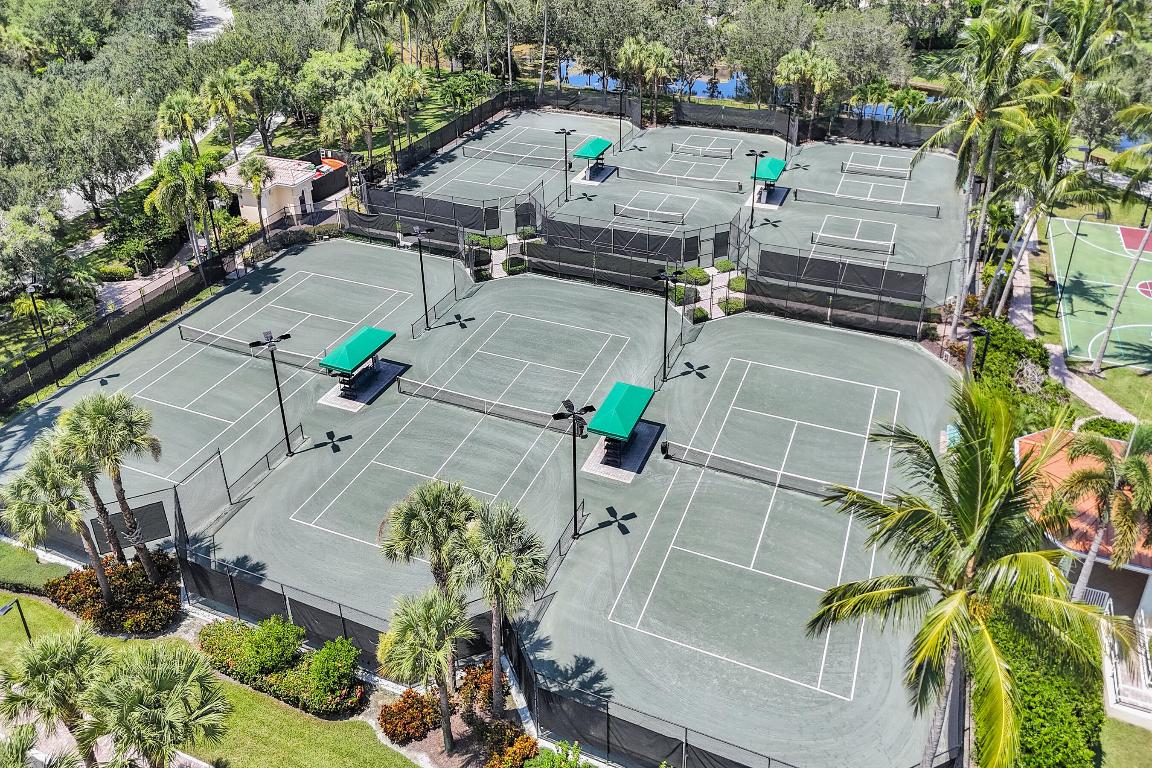 VILLAGEWALK OF WELLINGTON 5 - Residential