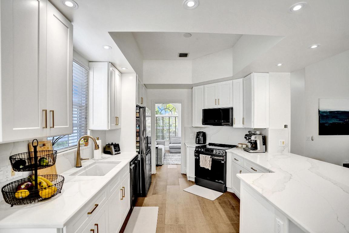 VILLAGEWALK OF WELLINGTON 5 - Residential