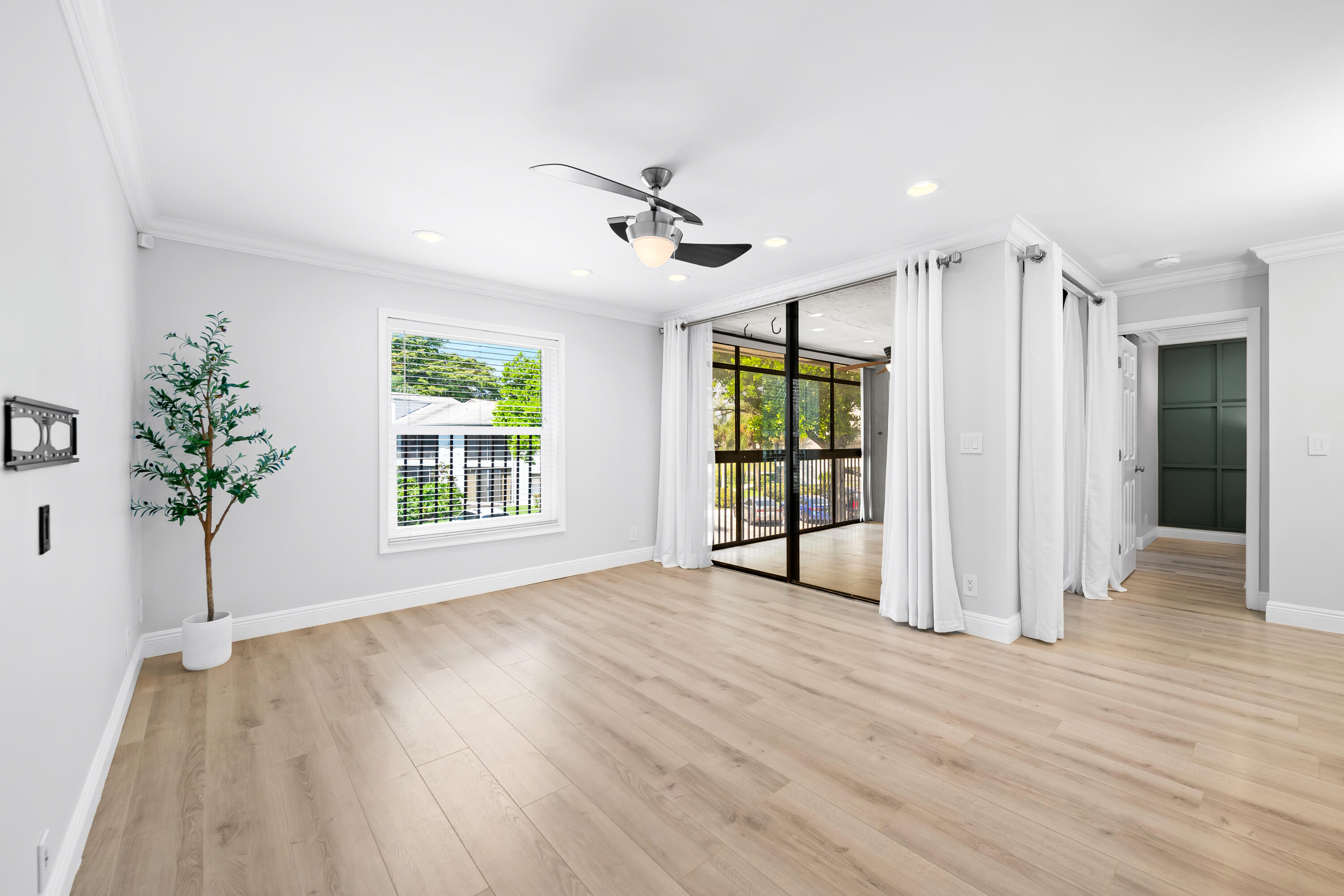 BAYWOOD VILLAGE II-D CONDO - Residential