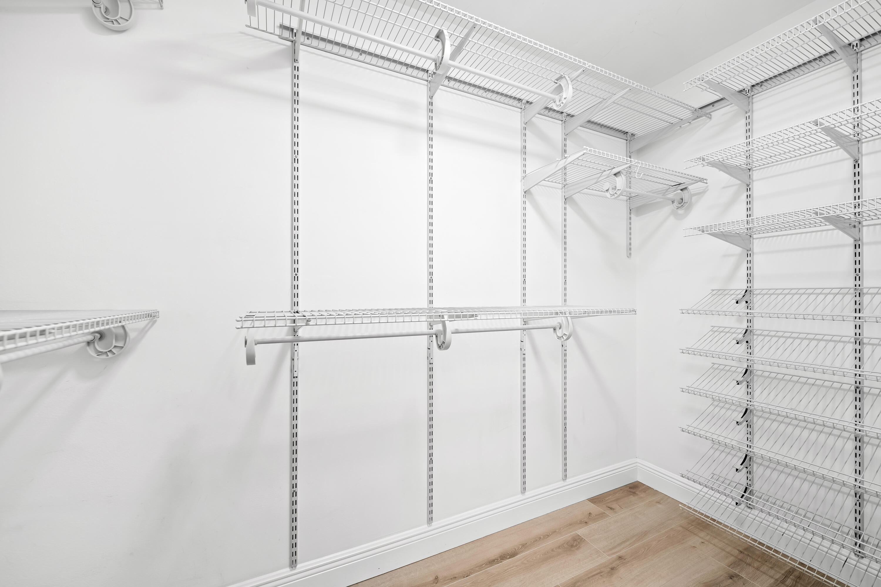 BAYWOOD VILLAGE II-D CONDO - Residential