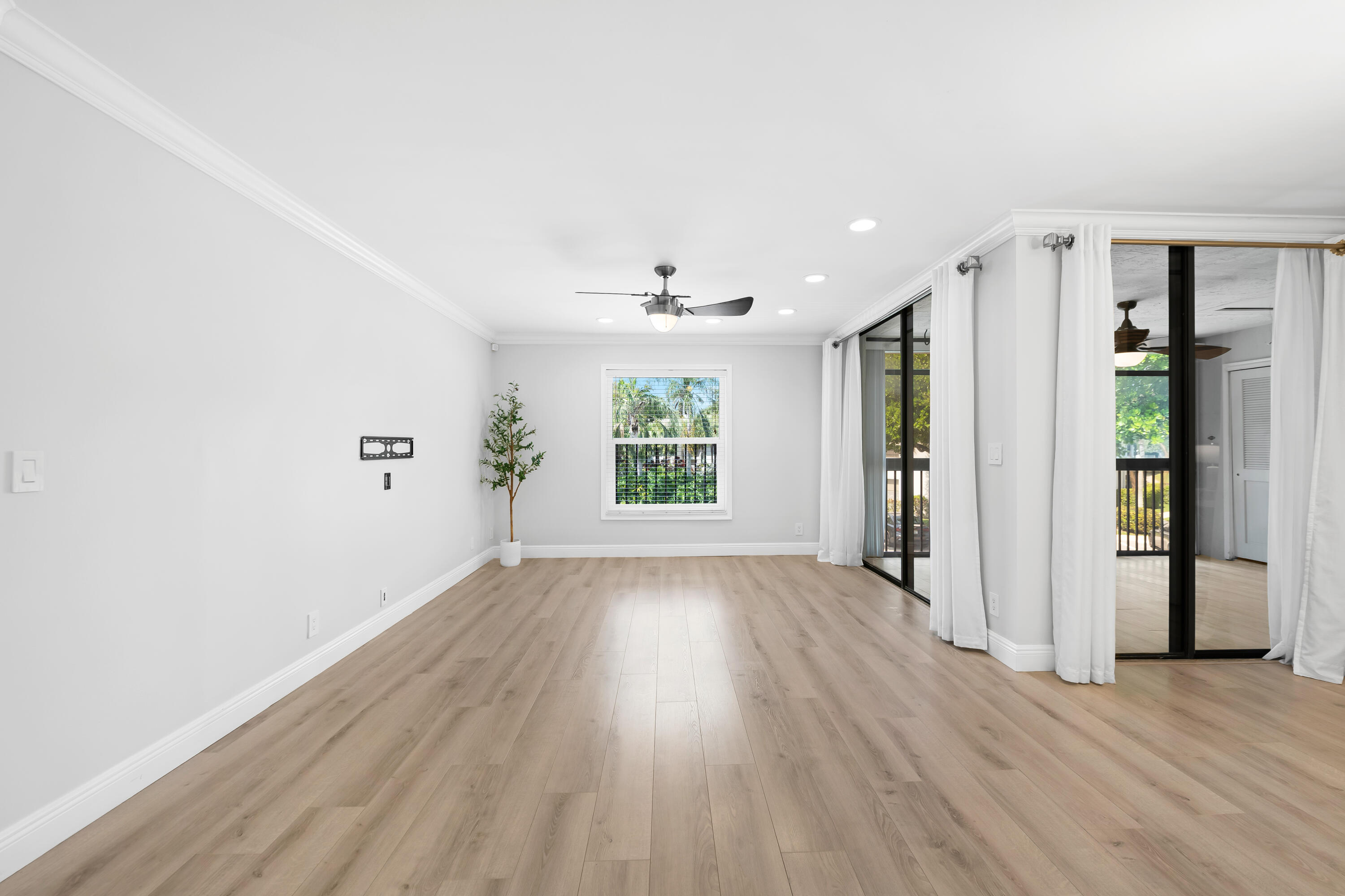 BAYWOOD VILLAGE II-D CONDO - Residential