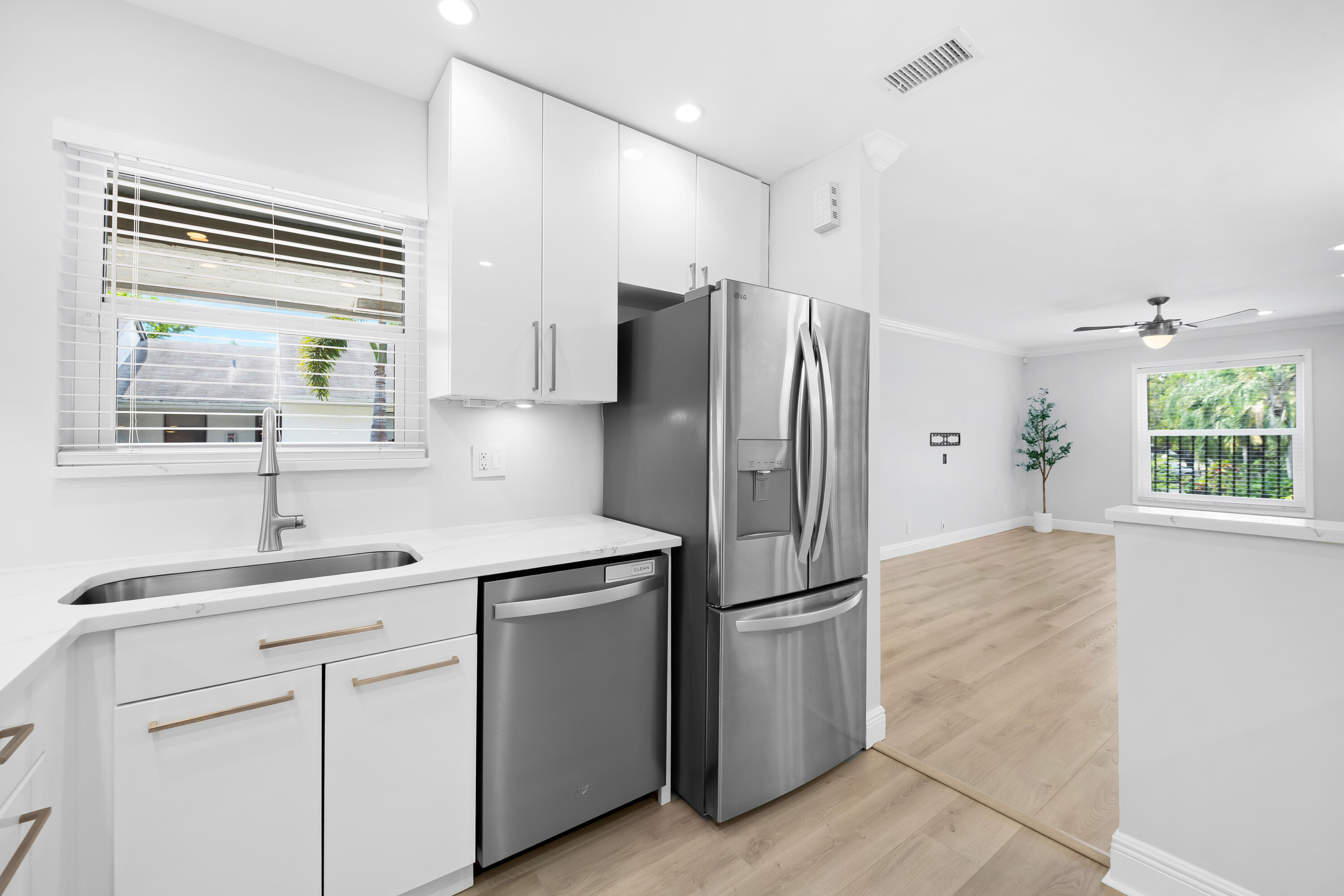 BAYWOOD VILLAGE II-D CONDO - Residential