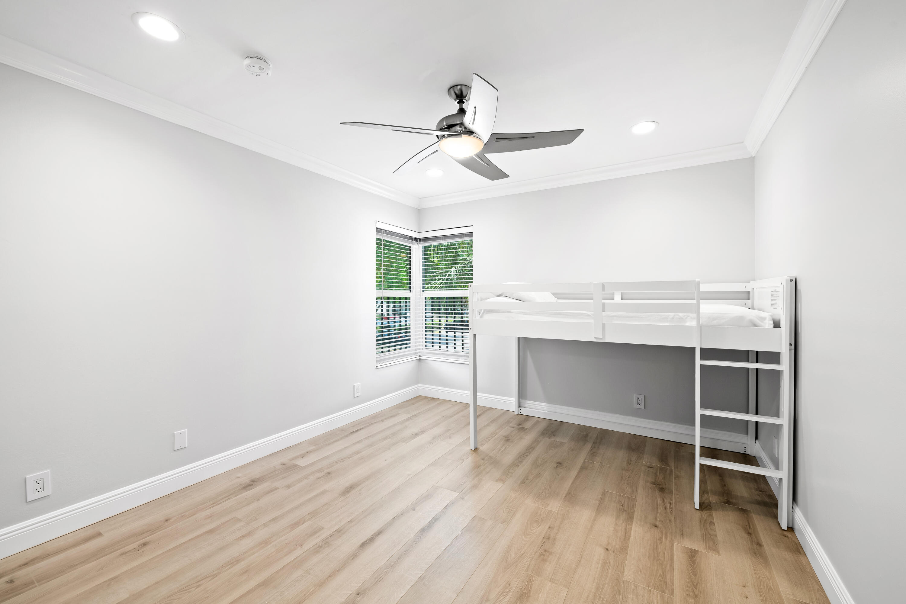 BAYWOOD VILLAGE II-D CONDO - Residential