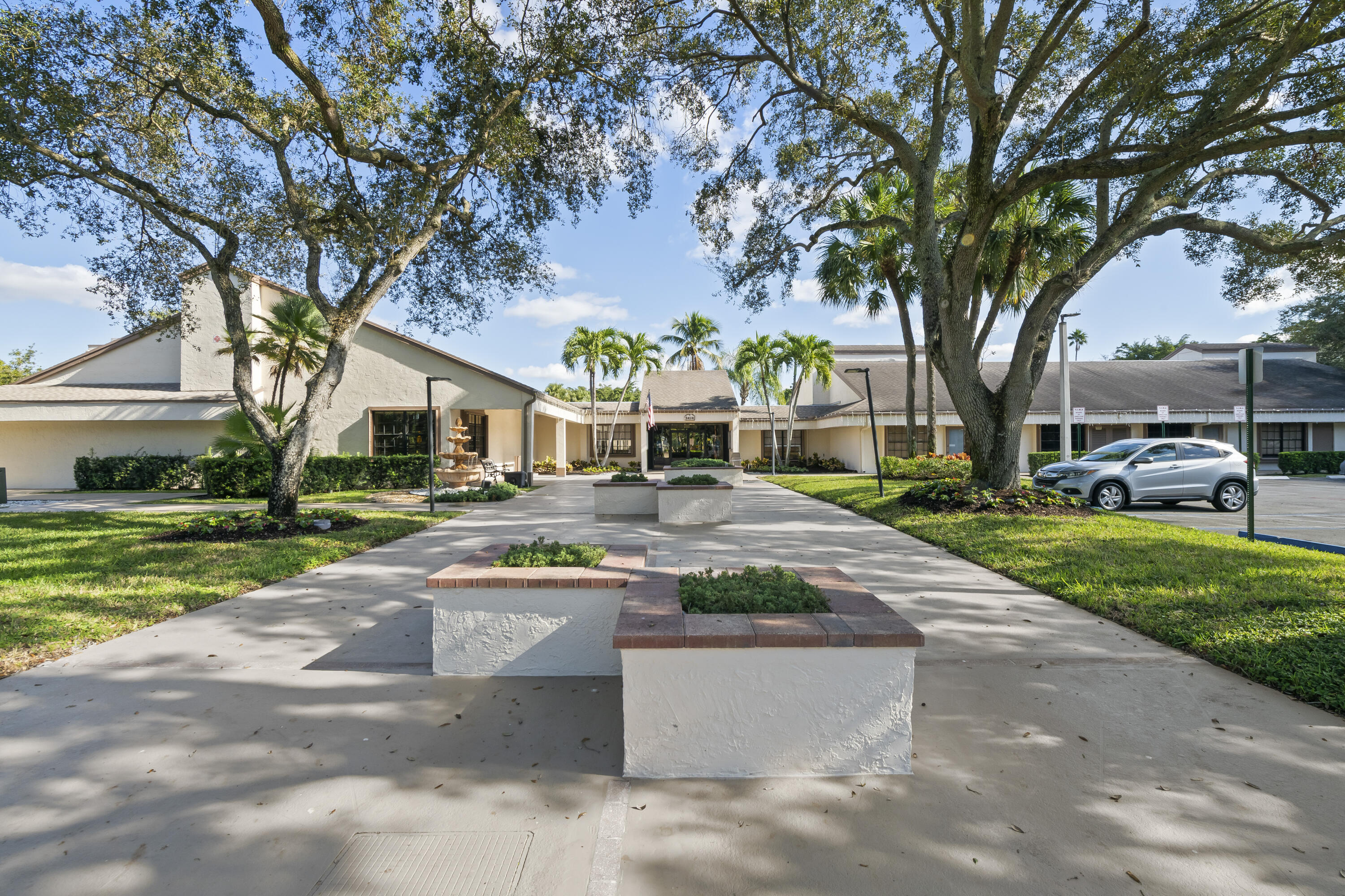 BAYWOOD VILLAGE II-D CONDO - Residential