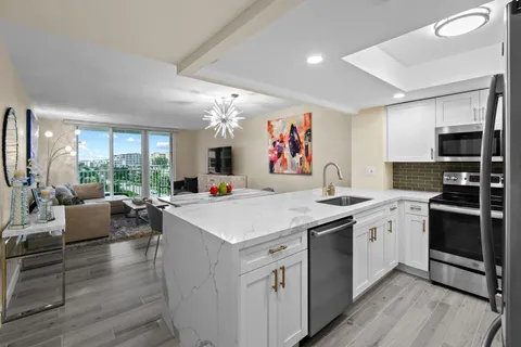 3540 S Ocean Boulevard Unit 611, South Palm Beach, FL MLS: R11054619