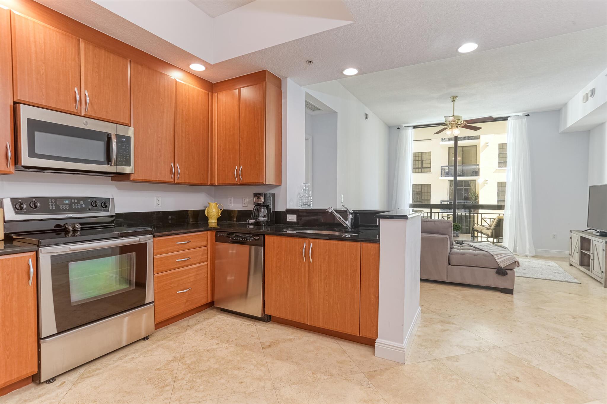 701 S Olive Avenue 805