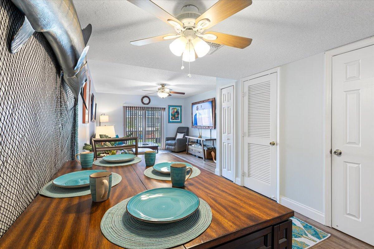 LA ENTRADA DEL MAR CONDOM - Residential