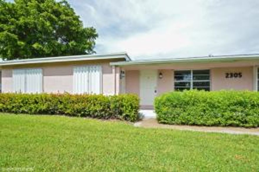 Amazing 1 bedroom, 1.5 bath condo with golf course views. Great floor plan -  Open kitchen with breakfast bar, granite counters, and mother of pearl backsplash. Large master with 2 walk-in closets, updated master bath, and all tile throughout. Fairways Condominium is a non age restricted community centrally located in a residential neighborhood, close to everything great Delray Beach has to offer.