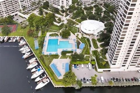 Olympus Towers and Marina - Residential