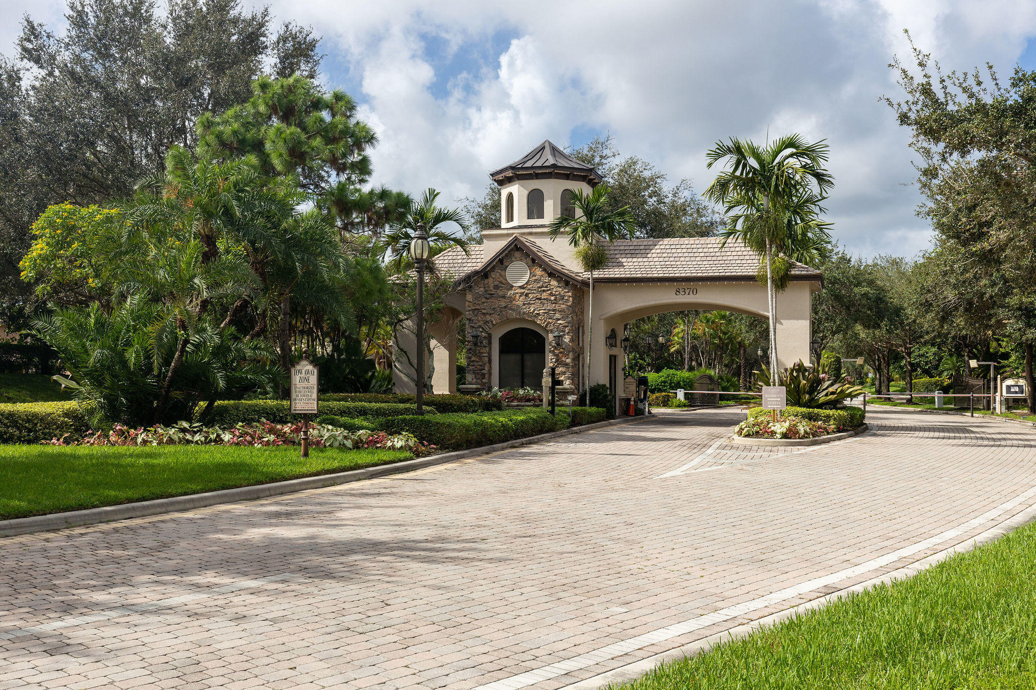 CANYON ISLES - Residential