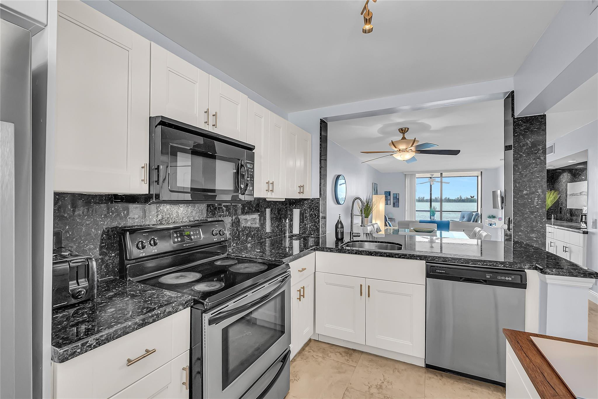 Lake Emerald - Residential