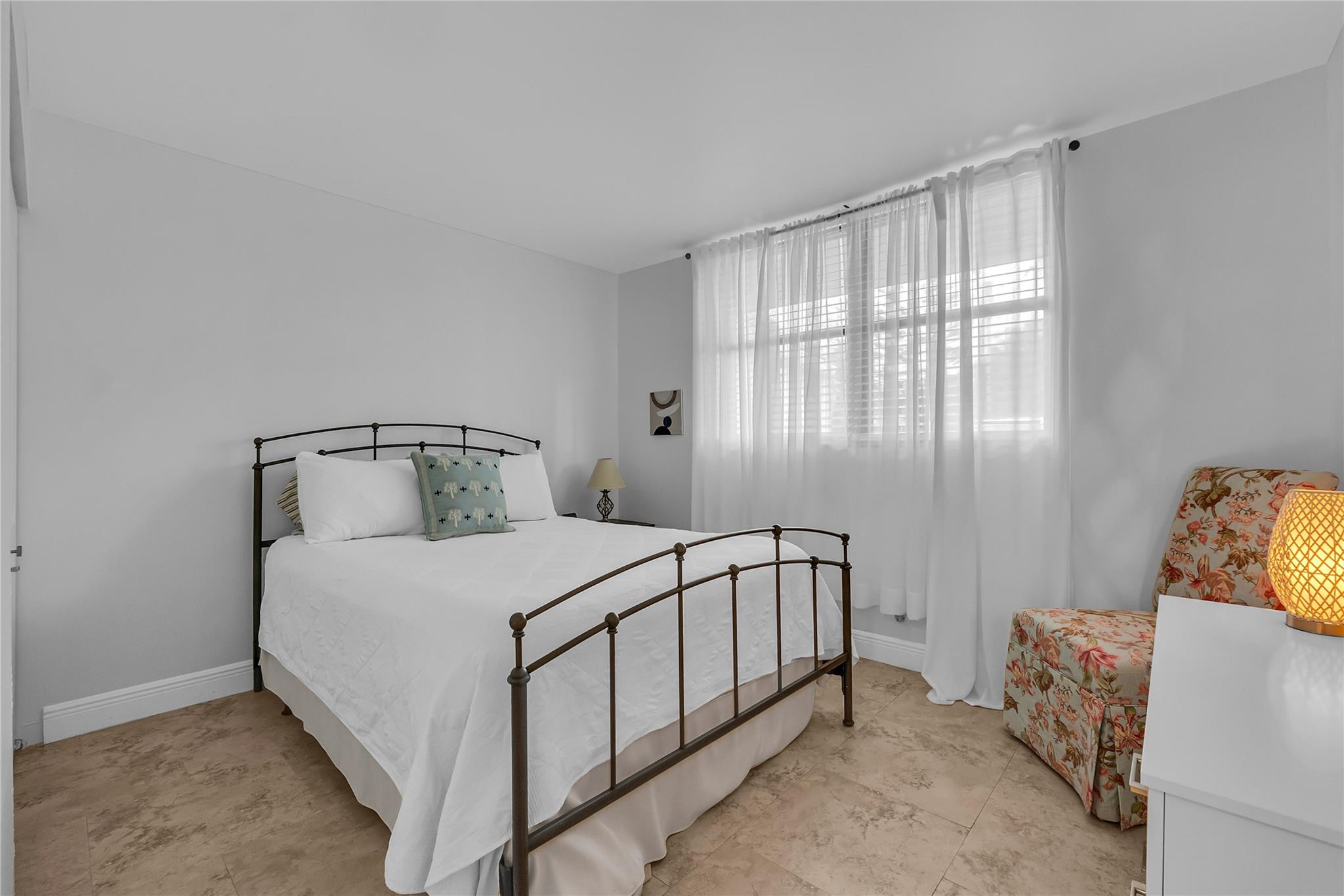 Lake Emerald - Residential