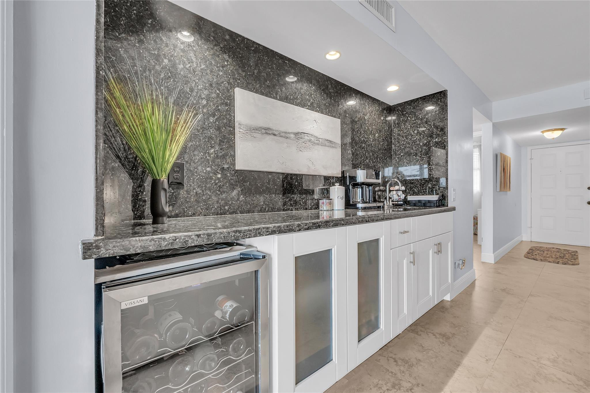 Lake Emerald - Residential