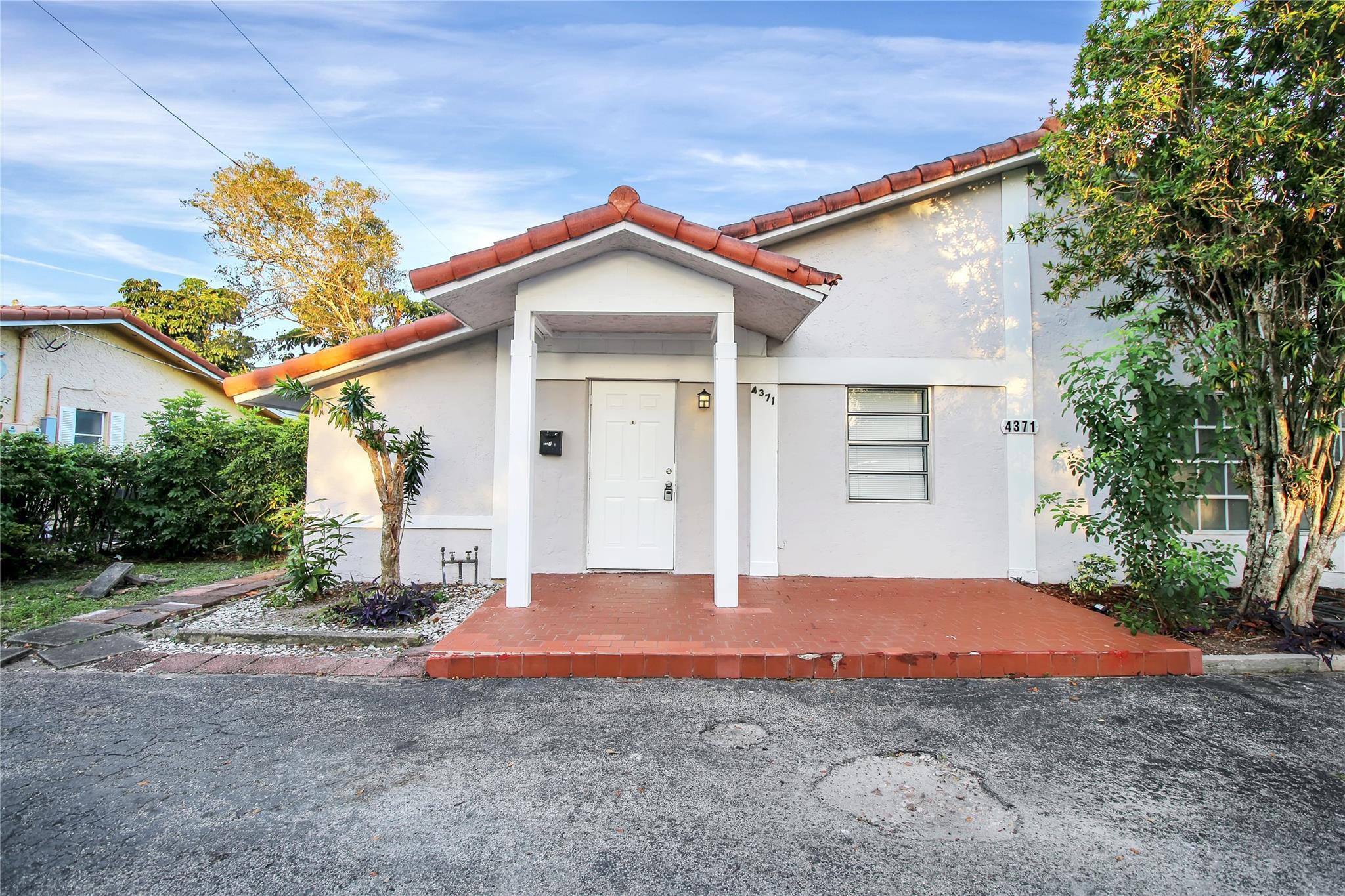 4371 NW 80th Ave
