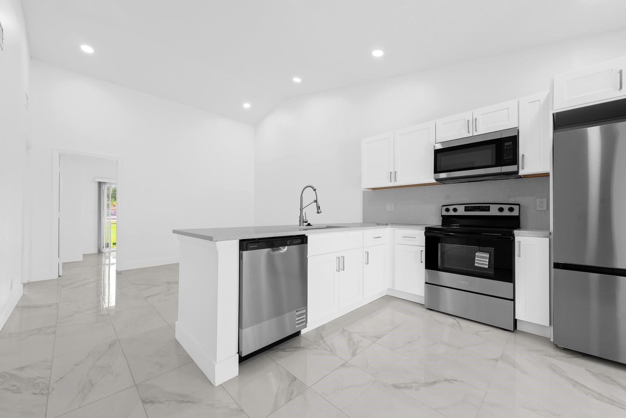 8580 NW 32nd Street