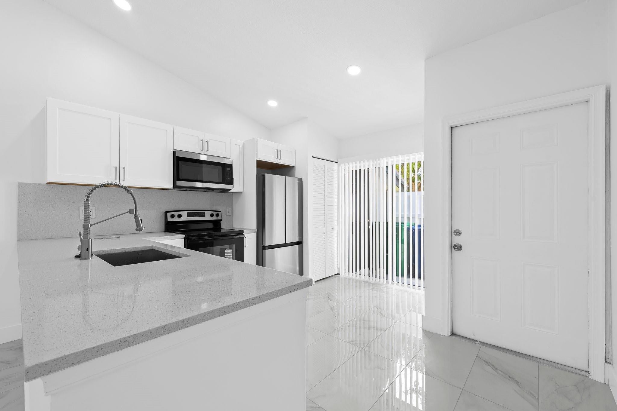 8580 NW 32nd Street