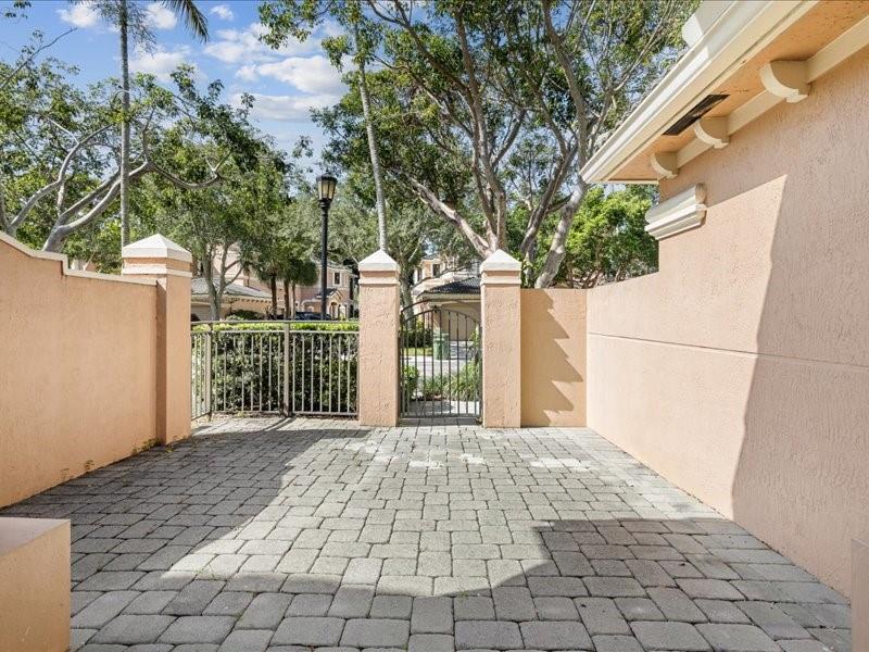 COURTSIDE AT WESTON HILLS - Residential Lease