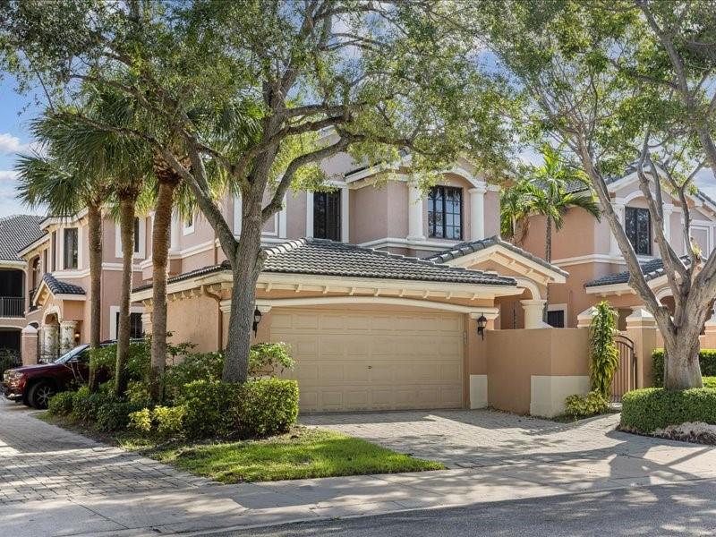 Impeccable 4-bed, 3-bath rental property located in the exclusive Courtside community of Weston Hills. This home features brand-new laminate wood floors throughout, a freshly painted interior, and a spacious layout that is ready for immediate occupancy. Enjoy the peaceful setting and the top-rated schools that Weston is known for. The property is also walking distance to the country club, offering a perfect blend comfortable and the best location.