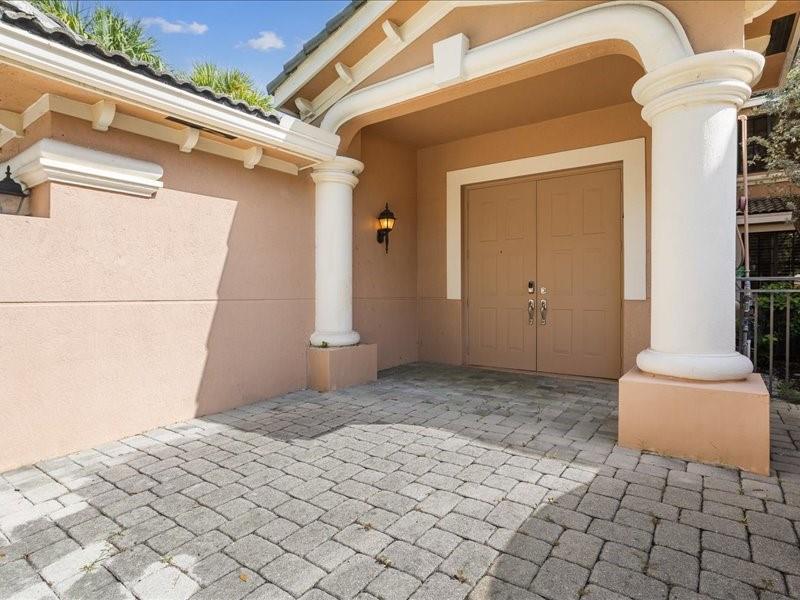 COURTSIDE AT WESTON HILLS - Residential Lease
