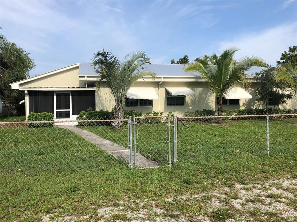 Photo of 5007 Star Avenue, Fort Pierce, FL 34982 (MLS # R10747802)