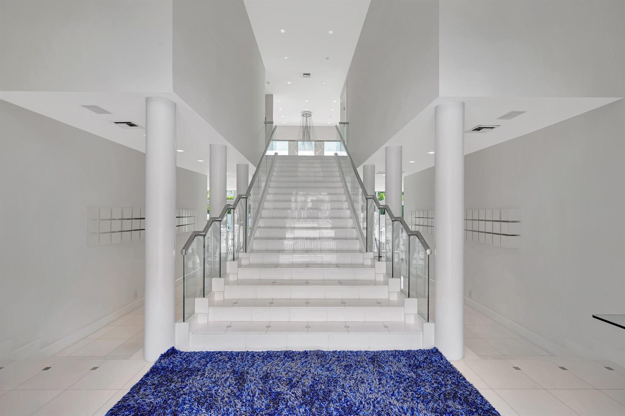 KINGS COURT - Residential