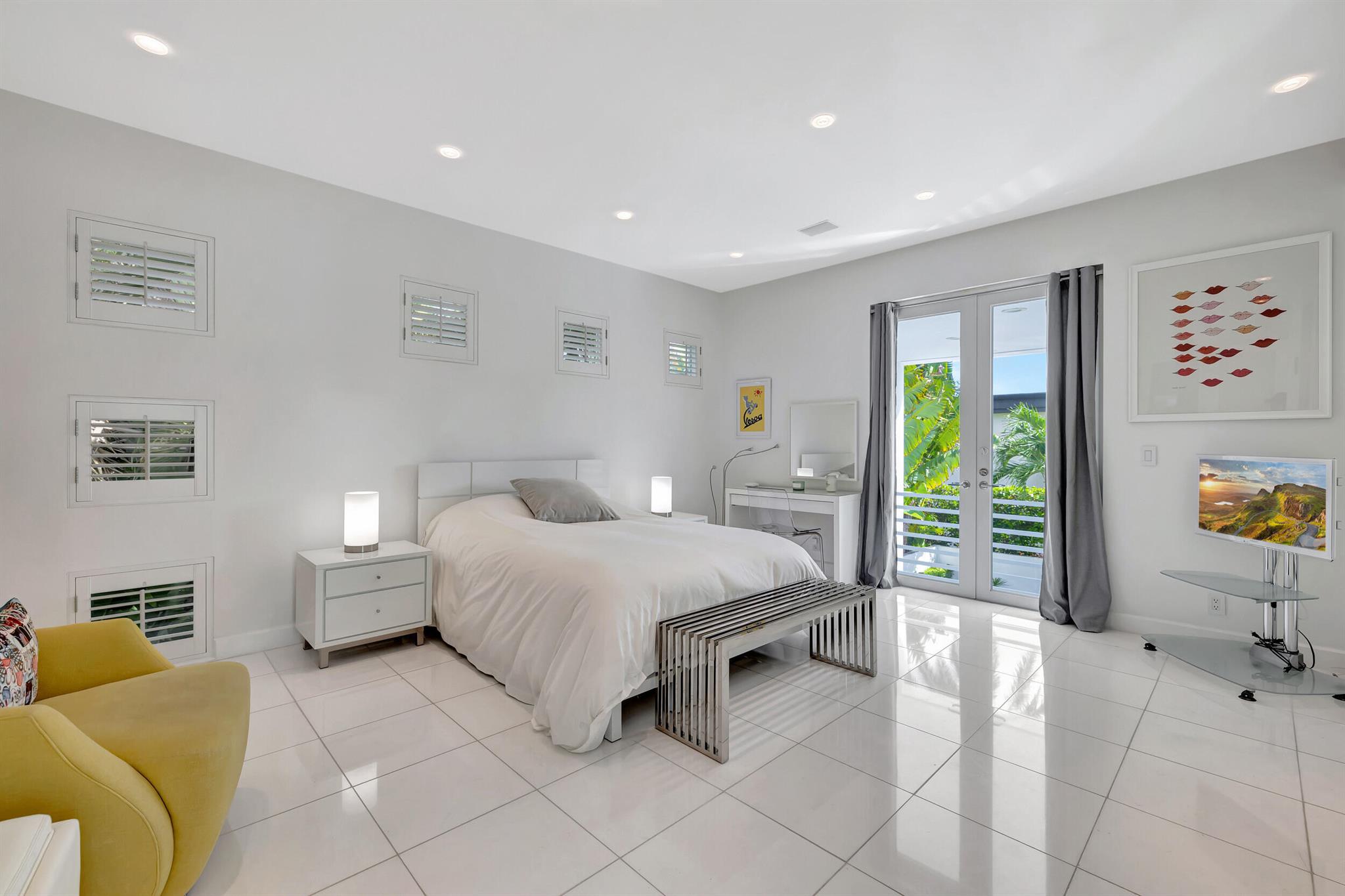 KINGS COURT - Residential