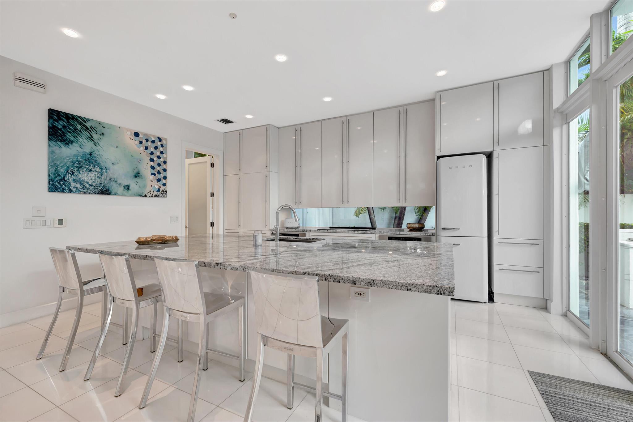 KINGS COURT - Residential