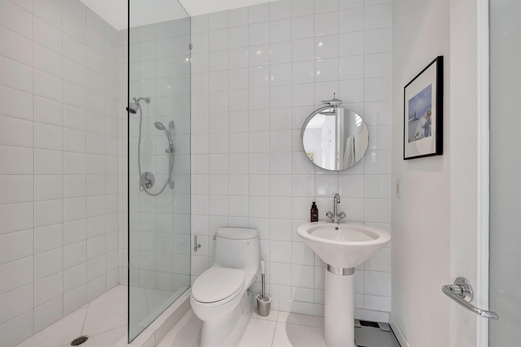 KINGS COURT - Residential