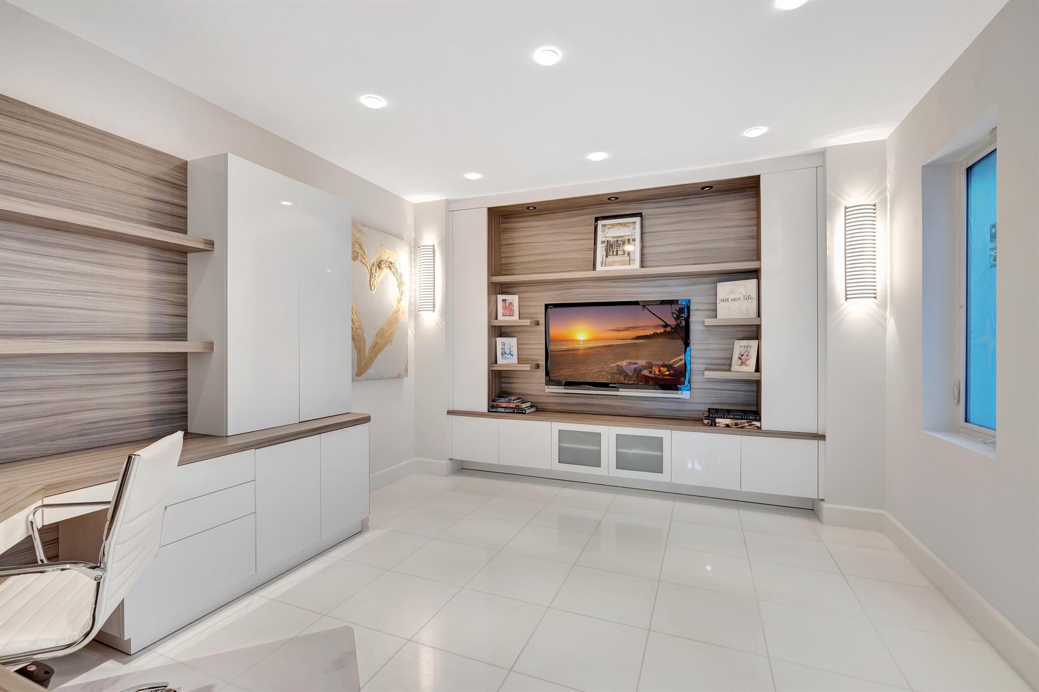 KINGS COURT - Residential