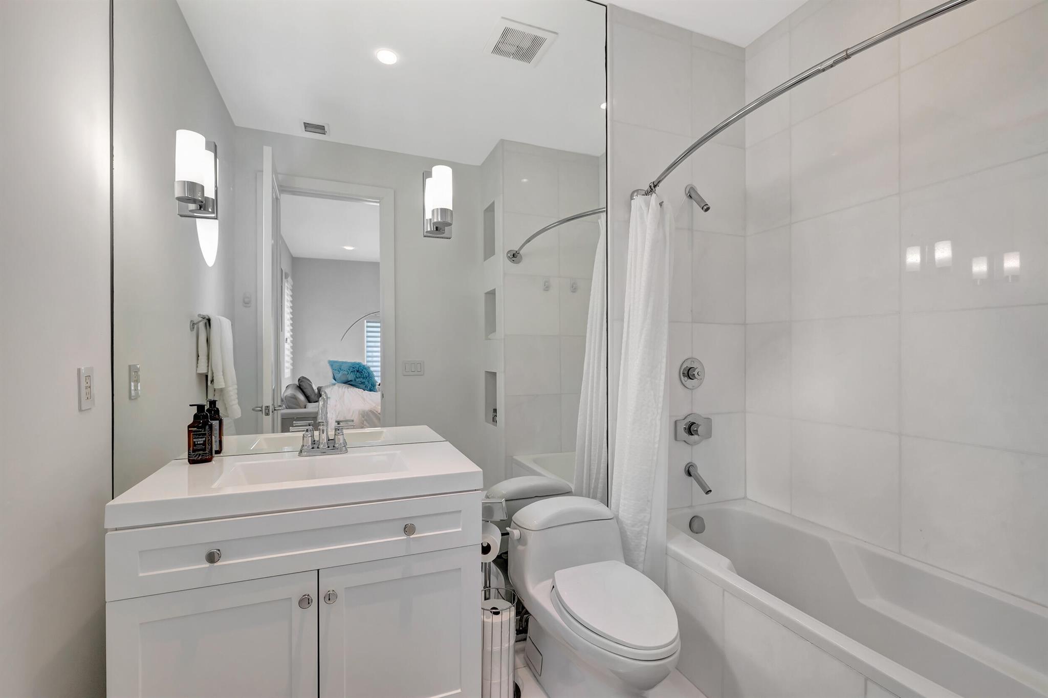 KINGS COURT - Residential