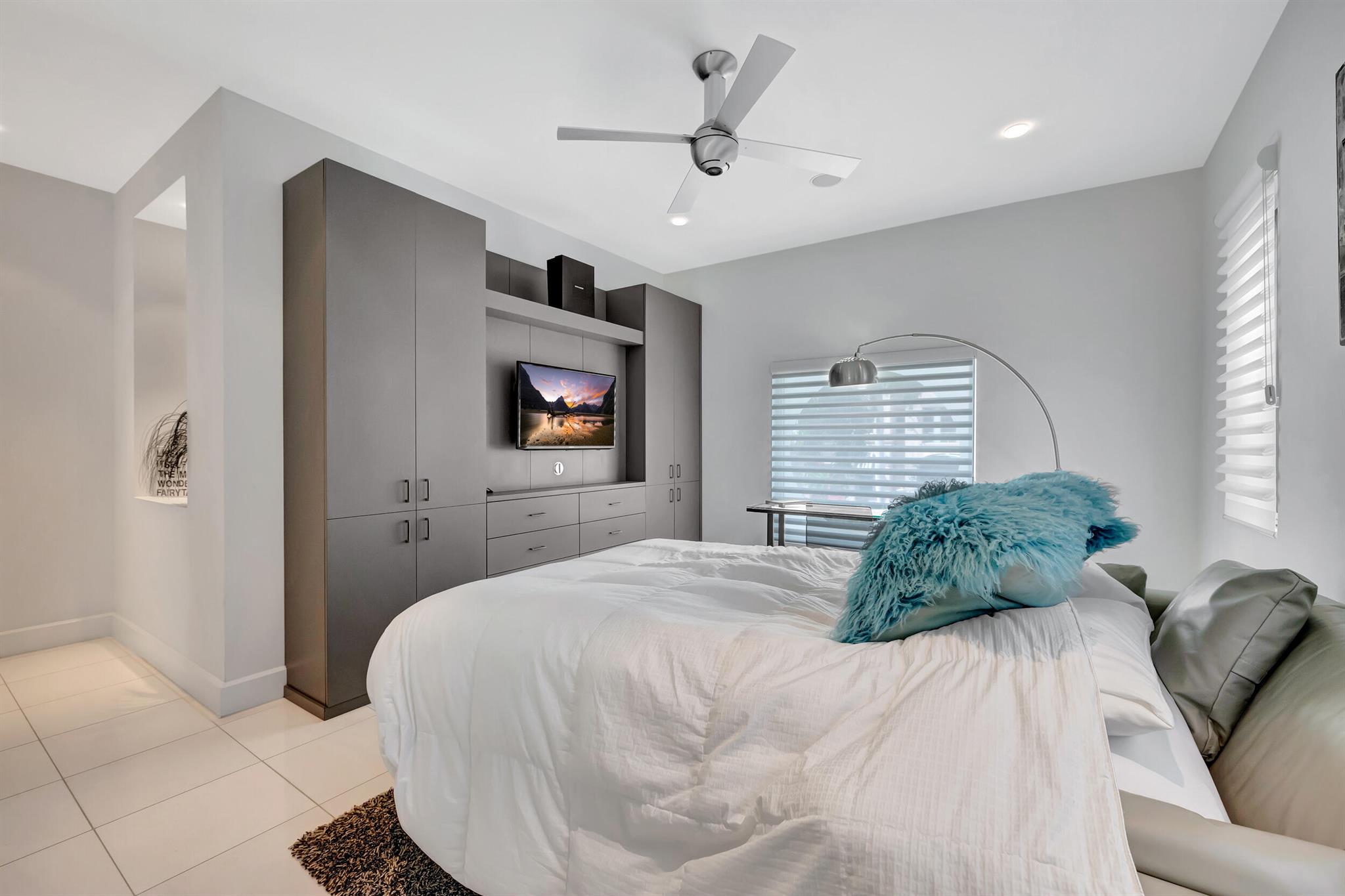 KINGS COURT - Residential