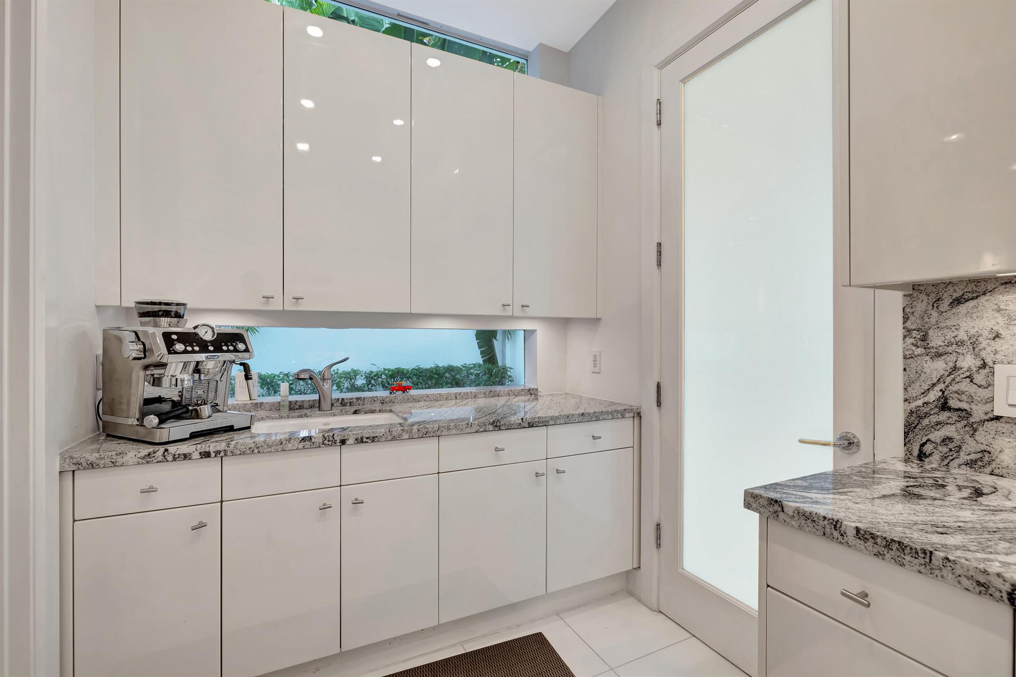 KINGS COURT - Residential